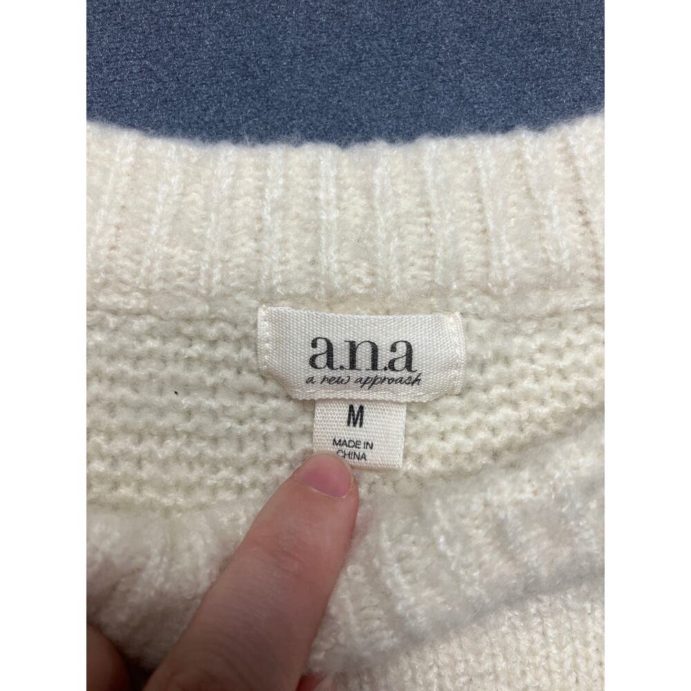 A.N.A. (A New Approach) Women’s Size Medium White Patterned Cuff Sleeve Sweater - Picture 3 of 7